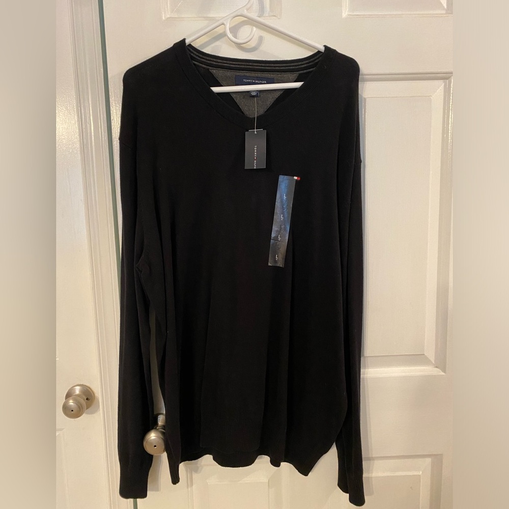 NWT Men’s Tommy Hilfiger lightweight sweater